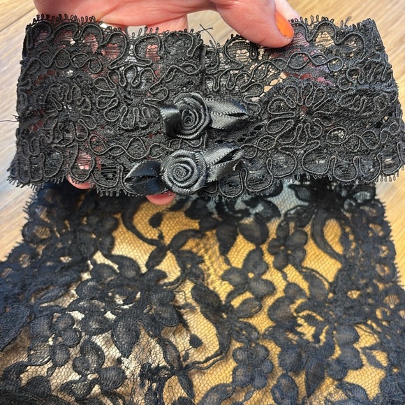 Vtg Only Hearts Black Lace Halter Corset Top Open Back 36C - Picture 4 of 8